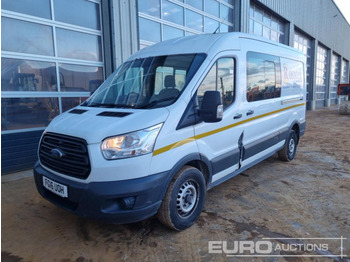 Utilitaire double cabine Ford Transit 350